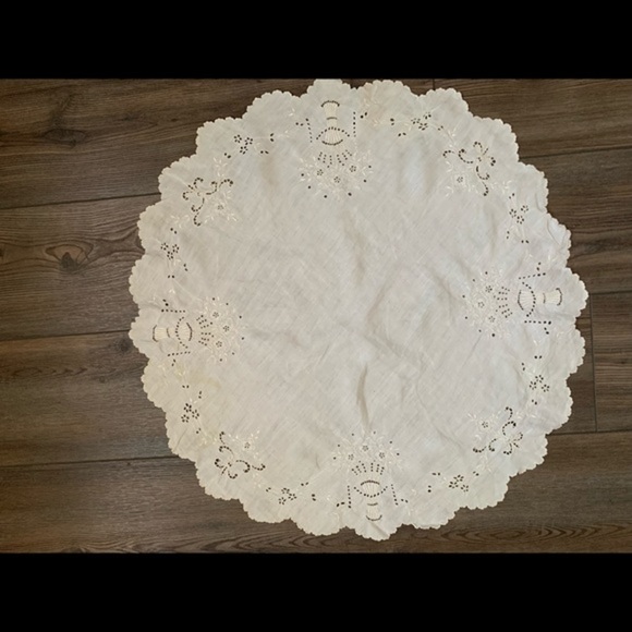 Table cloths - Picture 1 of 6